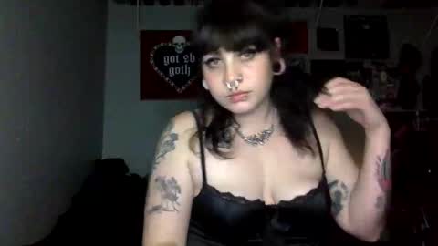Snapshot of gothgoddessrose666 chatting on 05/11/26, 03:34 Goddessr0se online show from 05/11/26, 03:34