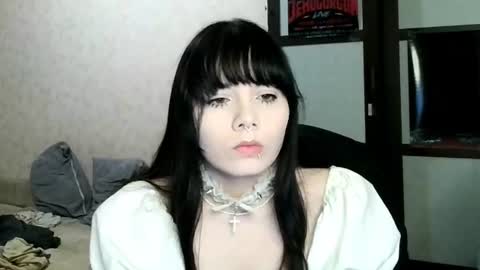 Snapshot of gothickq chatting on 06/25/26, 06:34 gothickq online show from 06/25/26, 06:34