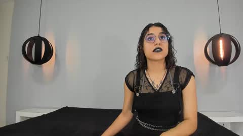 Snapshot of gothictemptress_ chatting on 01/02/25, 04:24 karen online show from 01/02/25, 04:24