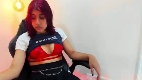 Snapshot of gothictemptress_ chatting on 01/21/25, 12:07 karen online show from 01/21/25, 12:07