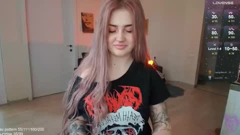 traumfrau Kira angel face devil eyes I SELL A LOT VIDEO IN GALLERY online show from 02/10/26, 11:03