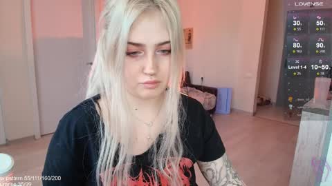 traumfrau Kira angel face devil eyes I SELL A LOT VIDEO IN GALLERY online show from 04/01/26, 01:41