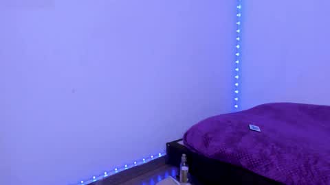 Laia  online show from 11/21/25, 09:57