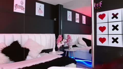 Snapshot of gotthic_met chatting on 01/23/25, 04:30 Meredith Alessandra online show from 01/23/25, 04:30