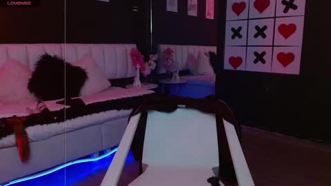 Snapshot of gotthic_met chatting on 03/06/25, 04:41 Meredith Alessandra online show from 03/06/25, 04:41