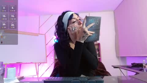 Snapshot of gotthic_met chatting on 03/10/25, 07:42 Meredith Alessandra online show from 03/10/25, 07:42