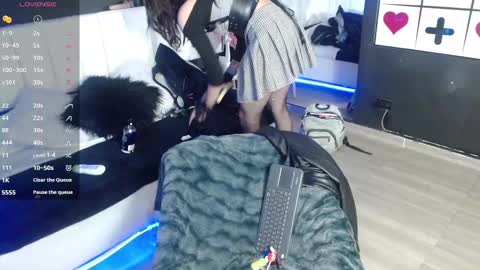 Snapshot of gotthic_met chatting on 11/15/25, 04:43 Meredith Alessandra online show from 11/15/25, 04:43