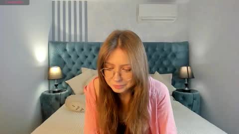 Snapshot of grace_blush chatting on 10/05/25, 06:56 Grace online show from 10/05/25, 06:56