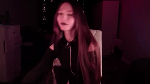 Snapshot of grace_crystal chatting on 10/25/25, 12:51 Grace online show from 10/25/25, 12:51