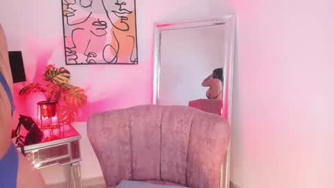 Snapshot of grace_tom1 chatting on 11/05/25, 03:17 GRACE KIROZ online show from 11/05/25, 03:17