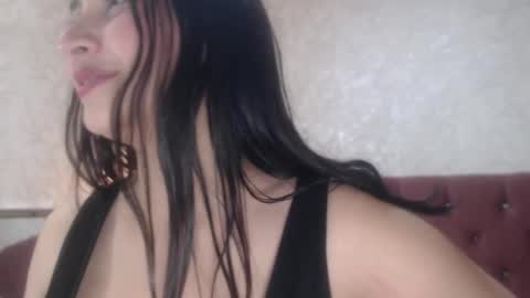 Snapshot of graceblu chatting on 10/23/25, 05:29 Grace online show from 10/23/25, 05:29