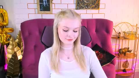 Grace Glamour online show from 11/19/25, 01:11