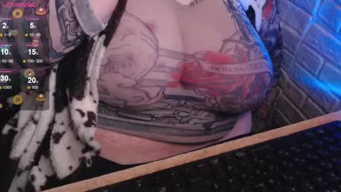 Snapshot of gracey_mayy chatting on 11/24/25, 02:39 Lisa online show from 11/24/25, 02:39