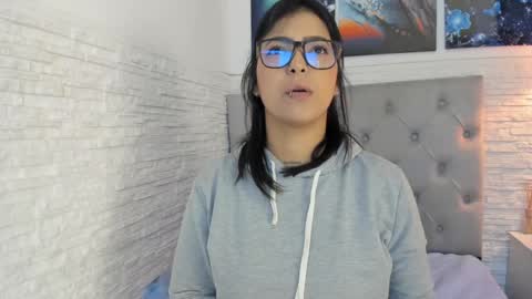 Snapshot of graceymilf999 chatting on 01/03/25, 11:03 Gracey Milf online show from 01/03/25, 11:03