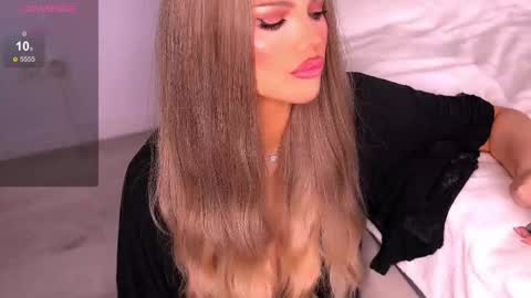 Grace online show from 10/12/25, 03:22