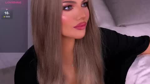 Grace online show from 10/17/25, 02:30