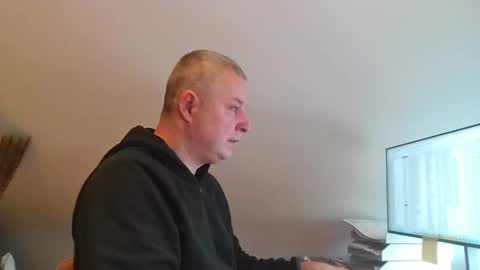 grau197077 online show from 02/17/26, 09:39