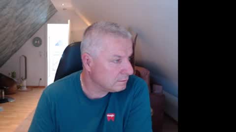 Snapshot of grau197077 chatting on 07/15/26, 07:46 grau197077 online show from 07/15/26, 07:46