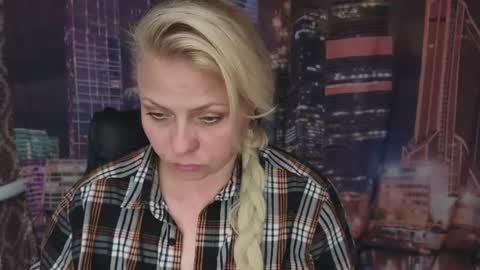 Snapshot of gray_swann chatting on 06/15/26, 05:59 Ray online show from 06/15/26, 05:59