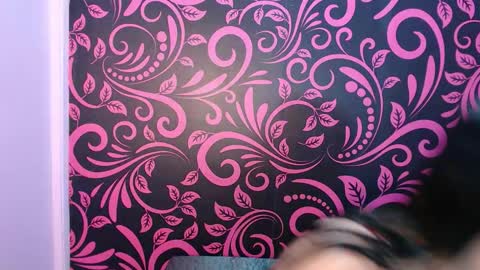 Isabella online show from 12/20/25, 11:39