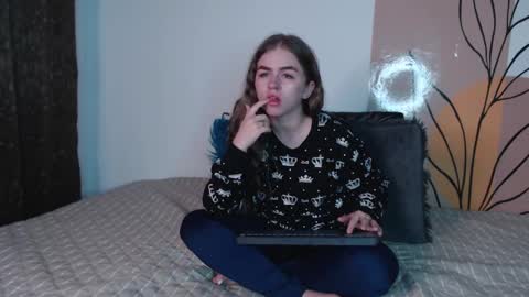 Snapshot of grecia_rouse chatting on 12/10/24, 10:47  GRECIA  online show from 12/10/24, 10:47