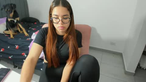 GreciaRuiz online show from 11/15/25, 07:21