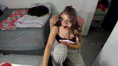 Snapshot of greciaruiz chatting on 04/29/26, 01:21 GreciaRuiz online show from 04/29/26, 01:21