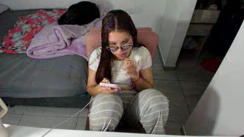 Snapshot of greciaruiz chatting on 05/06/26, 12:08 GreciaRuiz online show from 05/06/26, 12:08