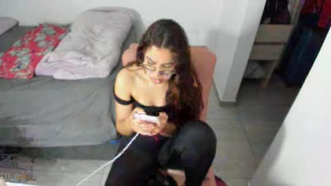 Snapshot of greciaruiz chatting on 05/19/26, 01:22 GreciaRuiz online show from 05/19/26, 01:22