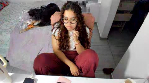Snapshot of greciaruiz chatting on 06/08/26, 01:28 GreciaRuiz online show from 06/08/26, 01:28