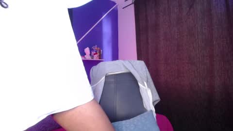 Snapshot of greeicy_love2 chatting on 01/15/25, 09:09 greeicy_love2 online show from 01/15/25, 09:09