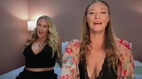 Snapshot of green_eyed_goddess_ chatting on 11/27/25, 02:24 Green Eyed Goddess online show from 11/27/25, 02:24