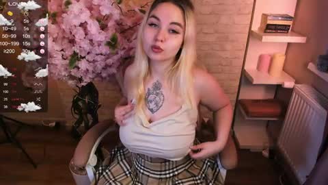 Lina 3 online show from 05/28/26, 01:30