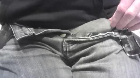 Snapshot of green_robin_hood chatting on 12/01/24, 10:53 Green Robin Hood online show from 12/01/24, 10:53