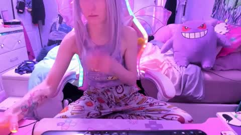 Snapshot of greeneyedlovexo chatting on 02/20/25, 01:46 GreenEyedLovexo online show from 02/20/25, 01:46
