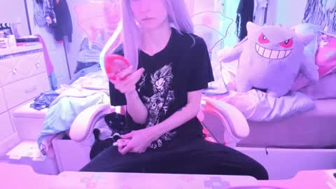 Snapshot of greeneyedlovexo chatting on 02/21/25, 02:38 GreenEyedLovexo online show from 02/21/25, 02:38