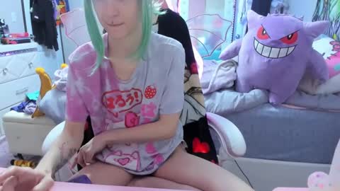 Snapshot of greeneyedlovexo chatting on 10/01/25, 03:07 GreenEyedLovexo online show from 10/01/25, 03:07