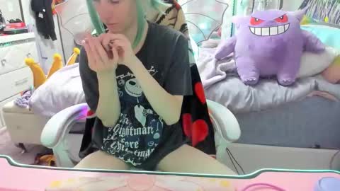 Snapshot of greeneyedlovexo chatting on 10/18/25, 07:36 GreenEyedLovexo online show from 10/18/25, 07:36