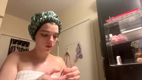 greeneyedmilly online show from 11/10/25, 01:37