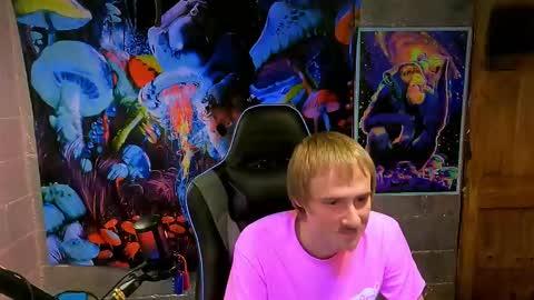 Greenlungs8195 online show from 02/16/25, 06:43