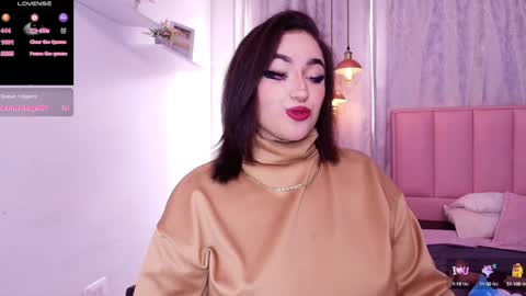 Snapshot of greennbella chatting on 12/18/24, 07:19 online show from 12/18/24, 07:19