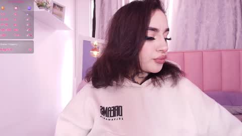 Snapshot of greennbella chatting on 12/23/24, 07:20 online show from 12/23/24, 07:20