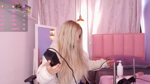 Snapshot of greennbella chatting on 01/07/25, 07:17 online show from 01/07/25, 07:17