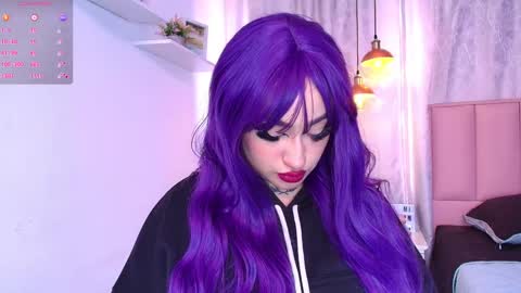 Snapshot of greennbella chatting on 01/13/25, 07:10 online show from 01/13/25, 07:10