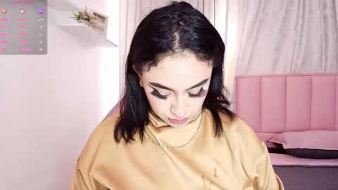 Snapshot of greennbella chatting on 01/21/25, 07:17 online show from 01/21/25, 07:17