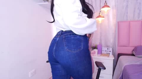 Snapshot of greennbella chatting on 02/01/25, 07:02 online show from 02/01/25, 07:02