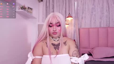 Snapshot of greennbella chatting on 02/11/25, 07:16 online show from 02/11/25, 07:16