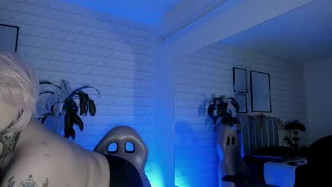 Snapshot of greennbella chatting on 10/27/25, 07:07 online show from 10/27/25, 07:07