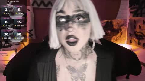 Snapshot of greennbella chatting on 10/31/25, 06:20 online show from 10/31/25, 06:20