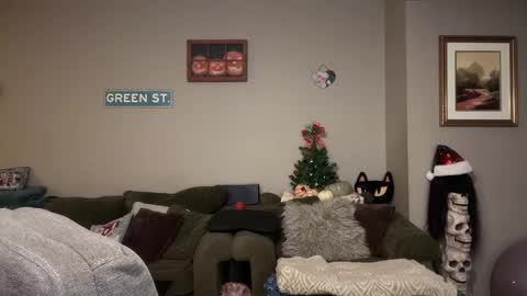 Snapshot of greenxxxqueen chatting on 12/15/24, 09:03 SexQueen Nikki online show from 12/15/24, 09:03